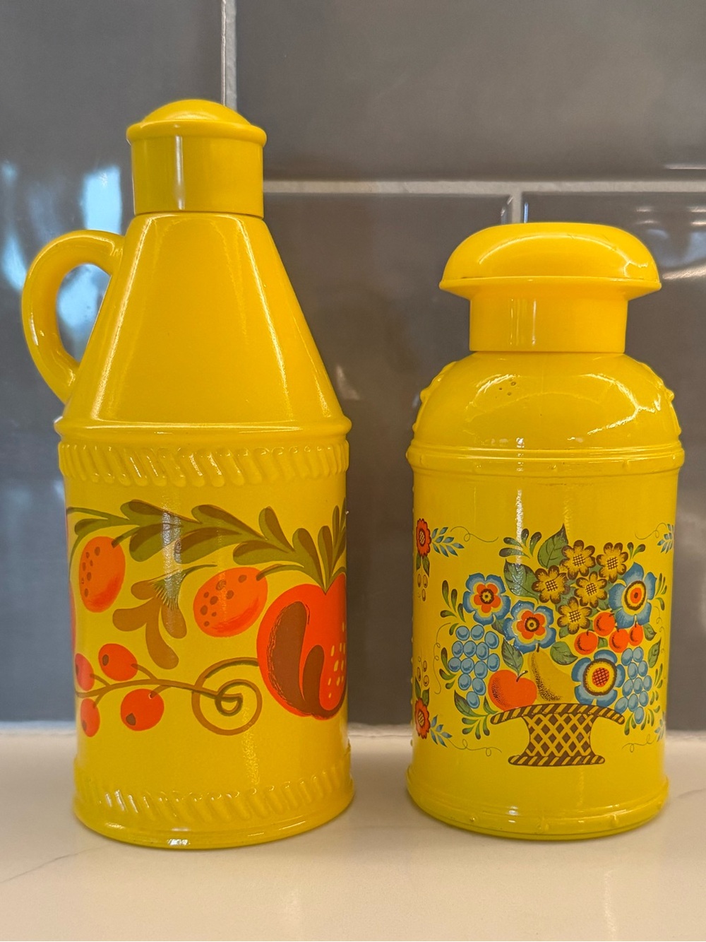 Vintage 70s Avon “Pennsylvania Dutch” Collection Bottle Set Yellow Orange